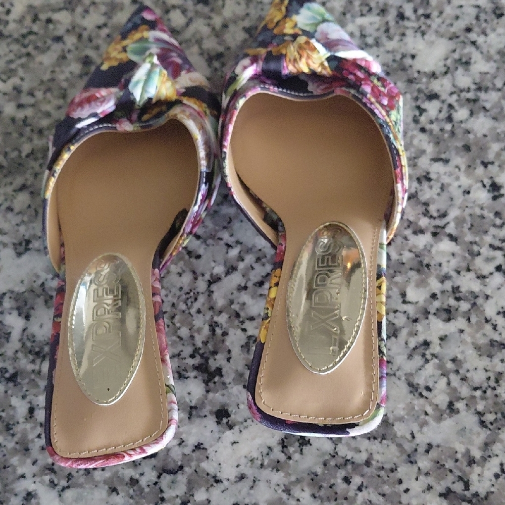Express Floral Patterned Mules - Picture 7 of 7